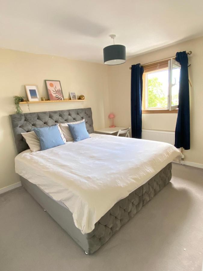 Cozy Bedroom In Shared Accommodation With Free Parking Edinburgh Exterior foto